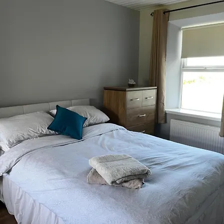 3br-sea View-fireplace-garden-free Parking Falcarragh