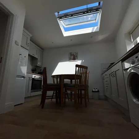 3br-sea View-fireplace-garden-free Parking * 法尔卡拉