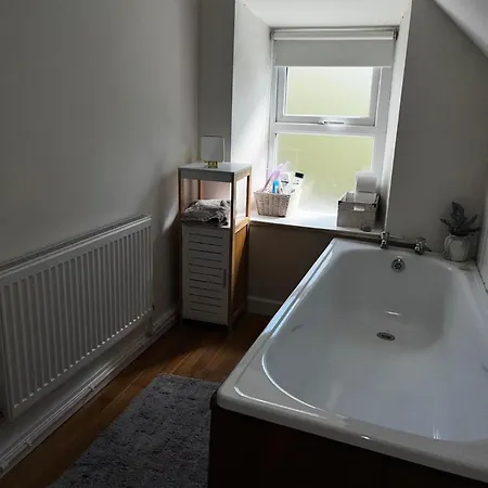 Semesterbostad 3br-sea View-fireplace-garden-free Parking