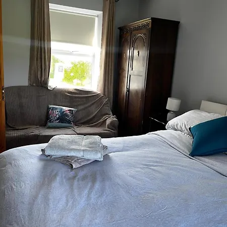 3br-sea View-fireplace-garden-free Parking Falcarragh