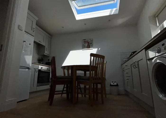 3br-sea View-fireplace-garden-free Parking * 팔카라